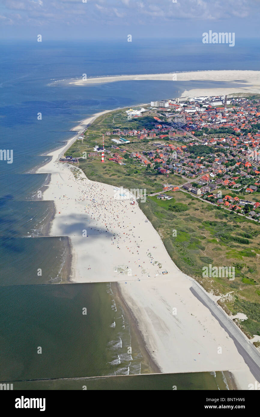 Luftaufnahme der Stadt Borkum, Insel Borkum, Ostfriesland, Nordseeküste, Niedersachsen, Deutschland Stockfoto