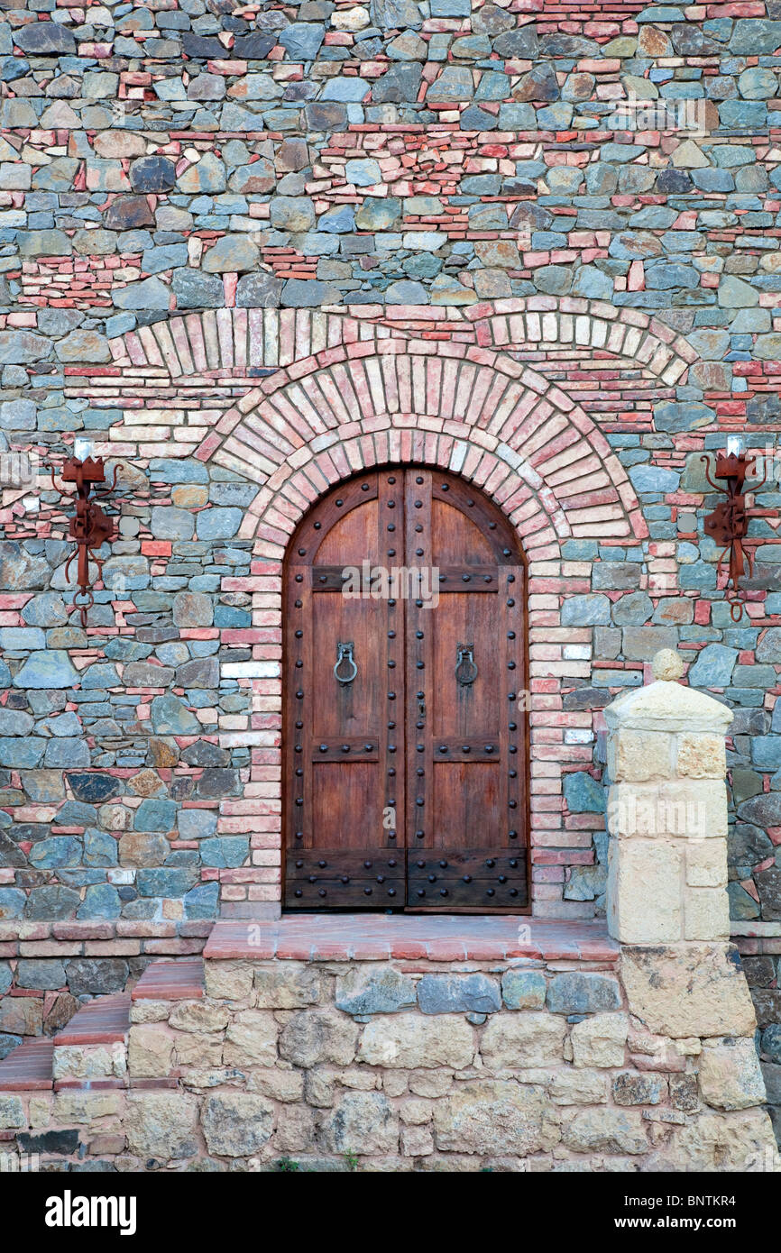 Tür des Schlosses. Castello di Amerorosa. Napa Valley, Kalifornien. Eigentum freigegeben Stockfoto