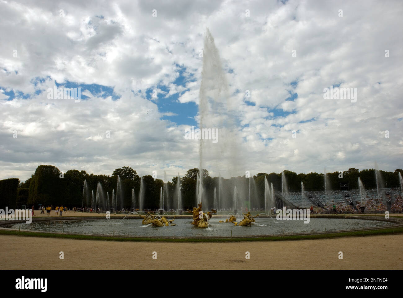 Drachen Brunnen in den Gärten von Versailles Stockfoto