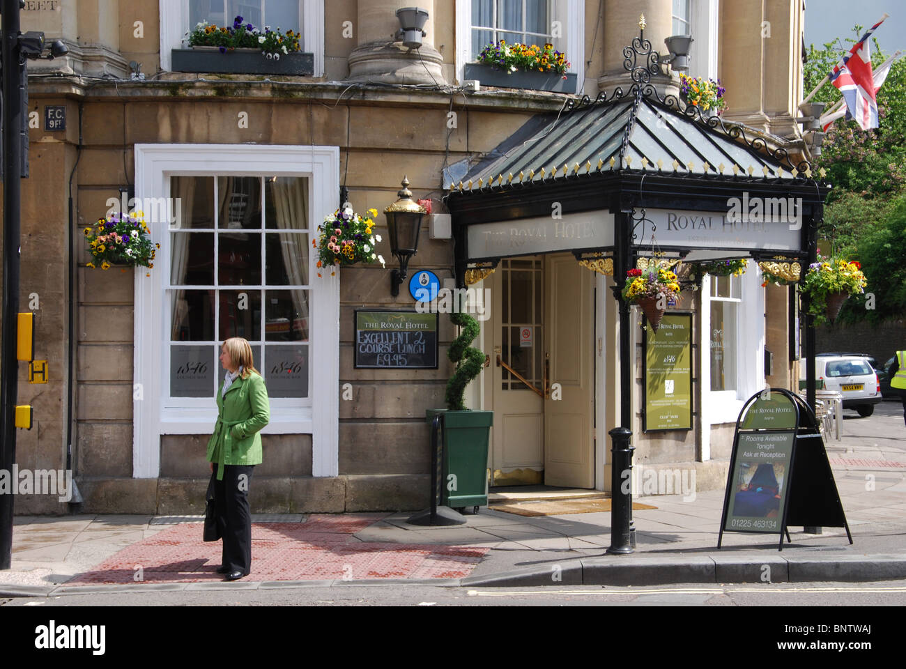 Eingang zum The Royal Hotel, entworfen von Brunel, Bath UK Stockfoto