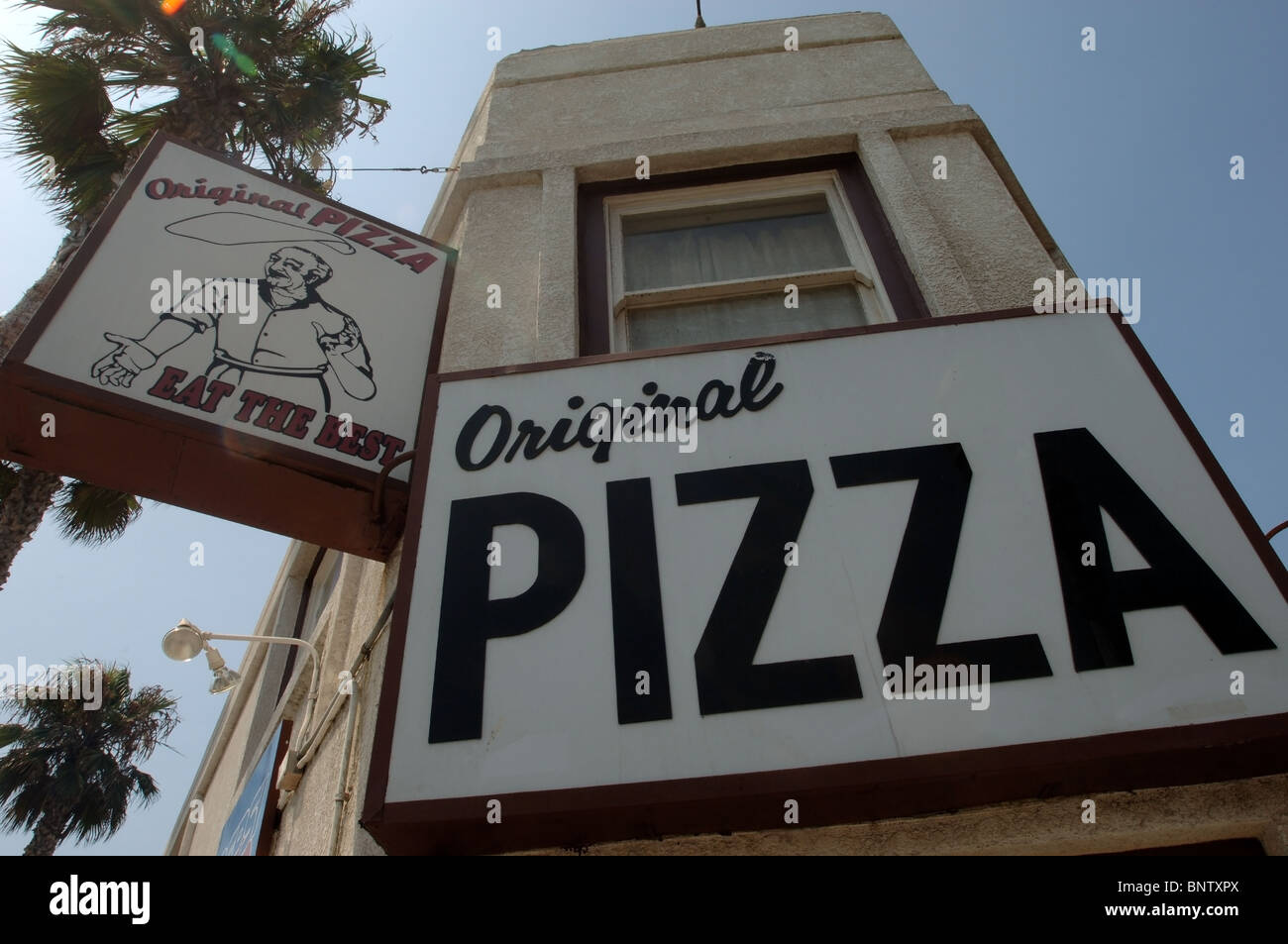 Original Pizza "Das beste Essen" Schild am Newport Beach, Kalifornien Stockfoto