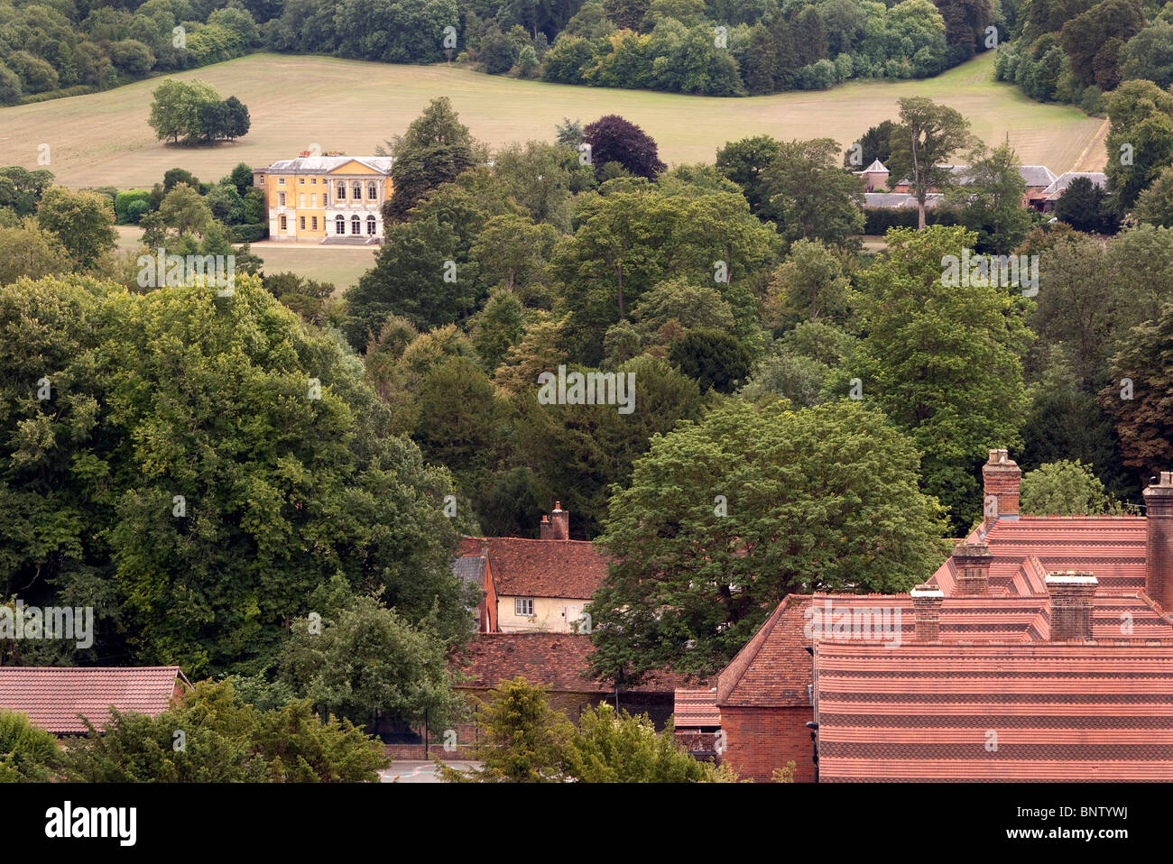 Ansicht von West Wycombe Park (gelbe Haus in Ferne) Stockfoto