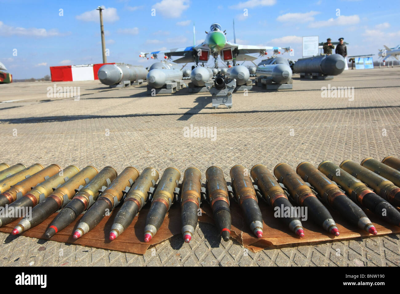 Flugzeug-Aufenthalt in der 40. Fighter Aviation Brigade der ukrainischen Luftwaffe Stockfoto