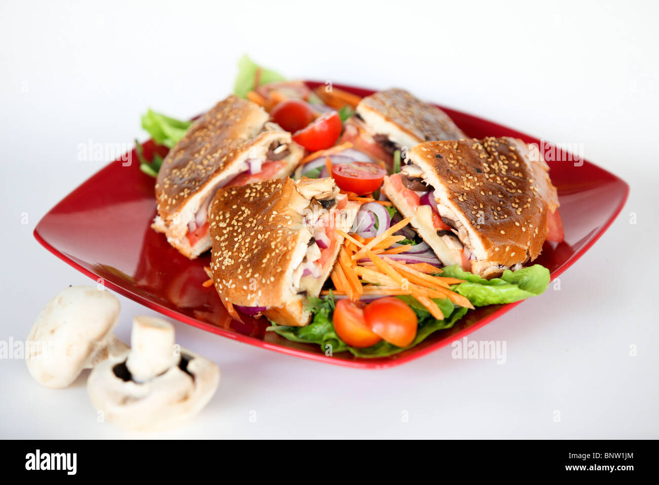 Geröstetem Käse Bagel Sandwich mit Salat Stockfoto