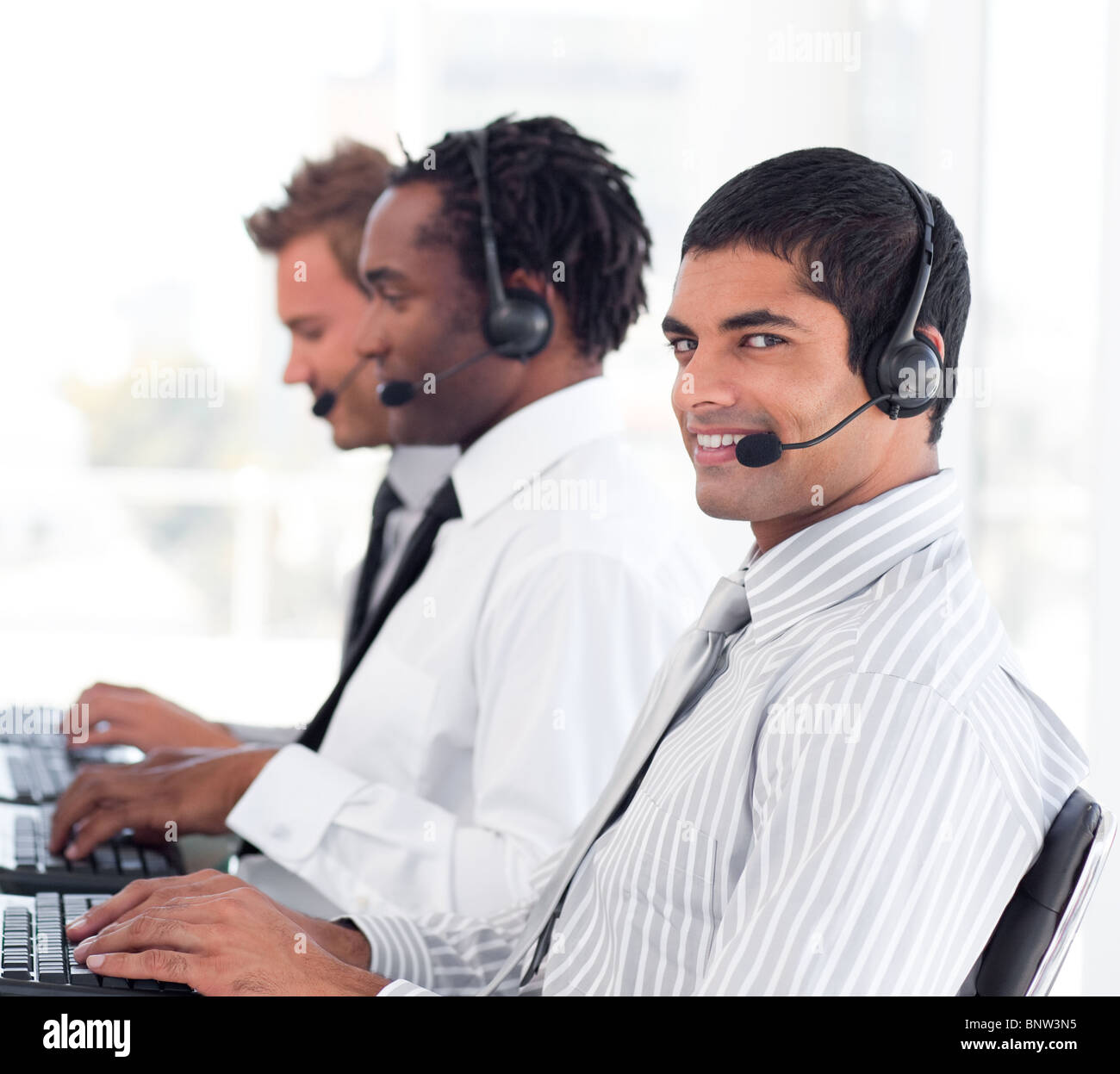 Business-Mitarbeiter in einem Callcenter Stockfoto