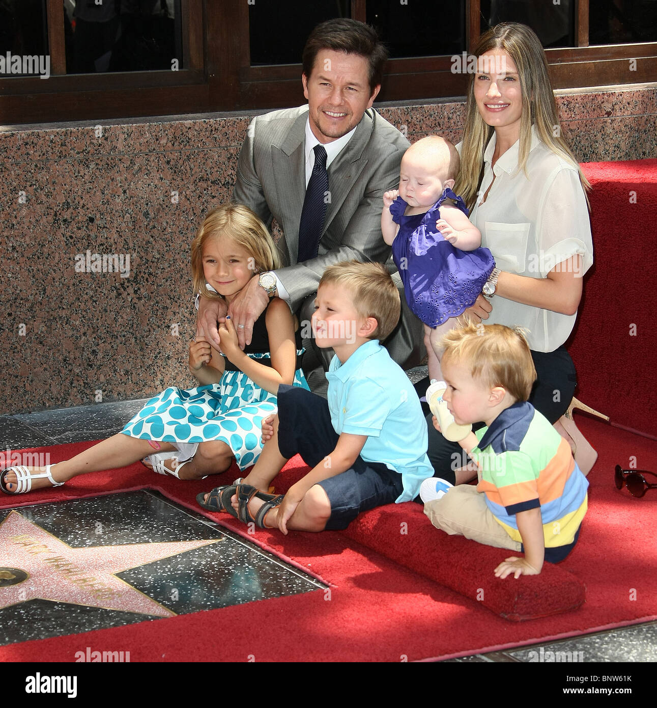 MARK WAHLBERG RHEA DURHAM ELLA RAE WAHLBERG MICHAEL WAHLBERG MARGARET GNADE WAHLBERG BRENDAN WAHLBERG MARK WAHLBERG GEEHRT Stockfoto