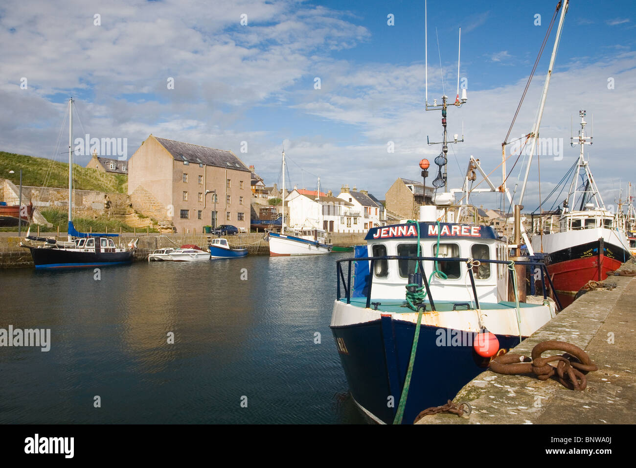 Angelboote/Fischerboote im Hafen von Burghead, in der Nähe von Elgin, Moray, Schottland Stockfoto
