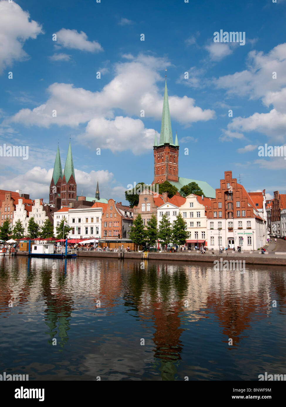 Blick auf die historische Stadt Lübeck in Deutschland Stockfoto