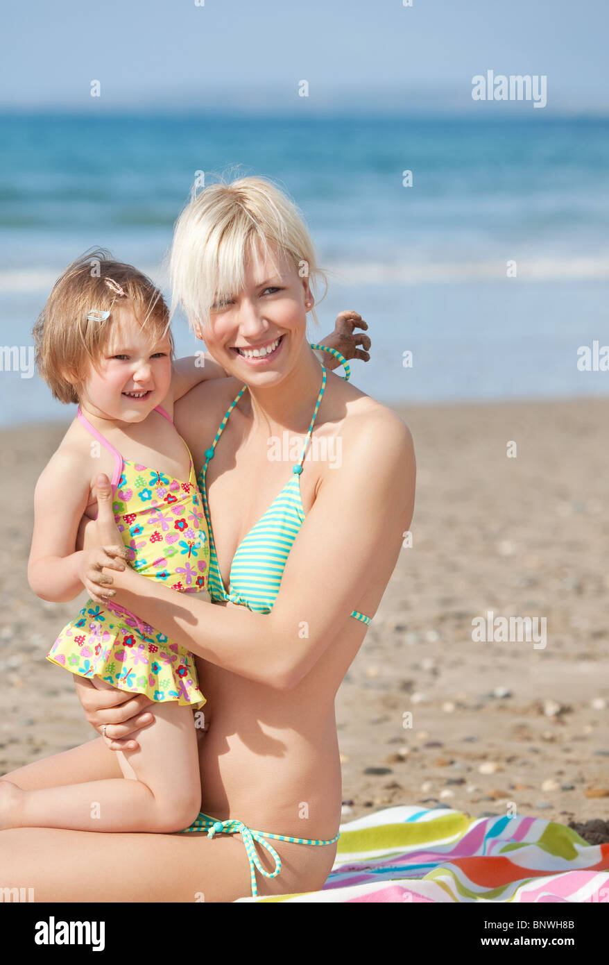 Eine lächelnde Mutter mit ihrer Tochter Stockfoto