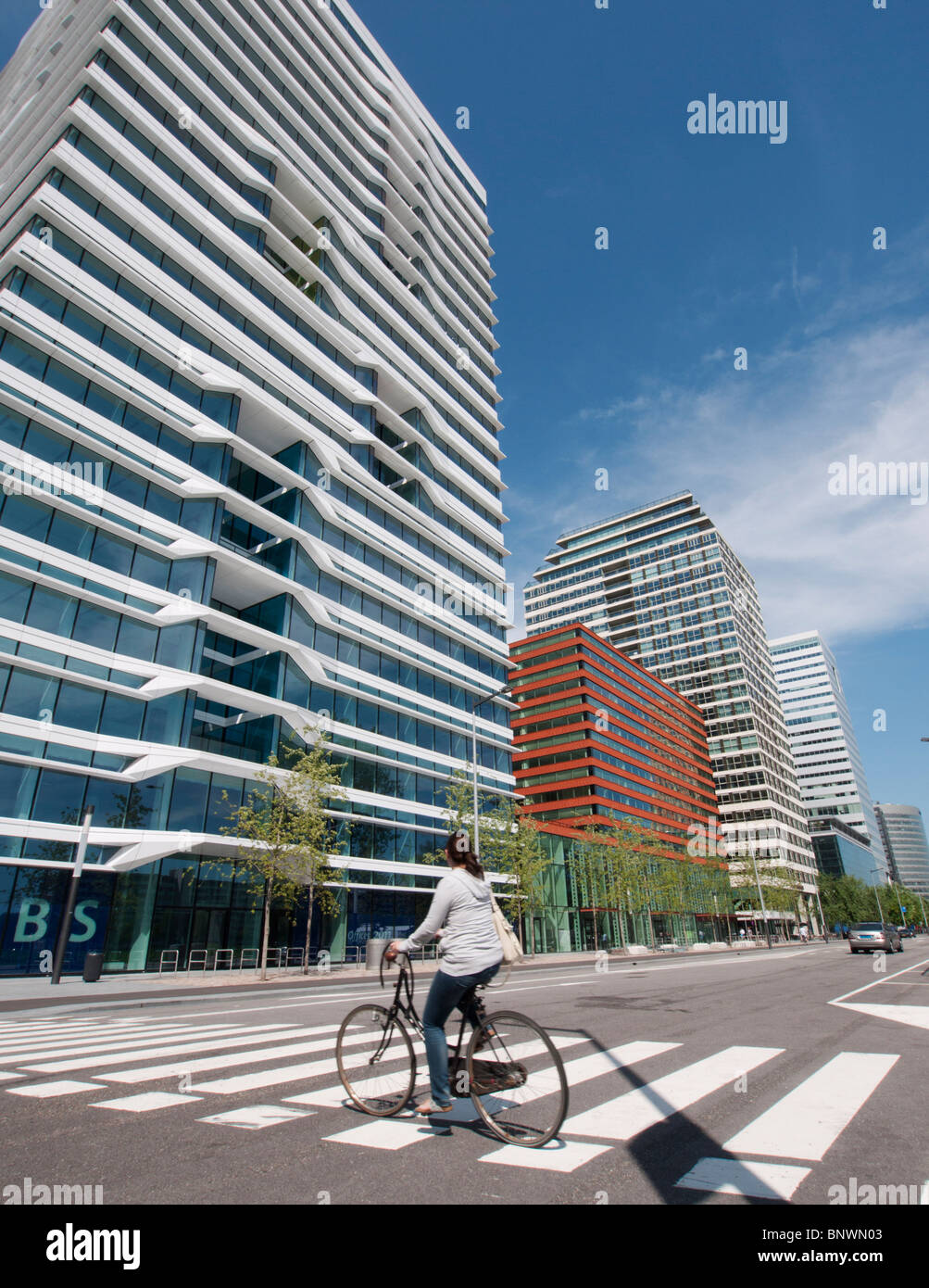 Moderne high-Rise Bürogebäude in Mahler4 Abschnitt der Zuidas gewerblich genützter Grundbesitz-Neuentwicklung in Amsterdam Niederlande Stockfoto