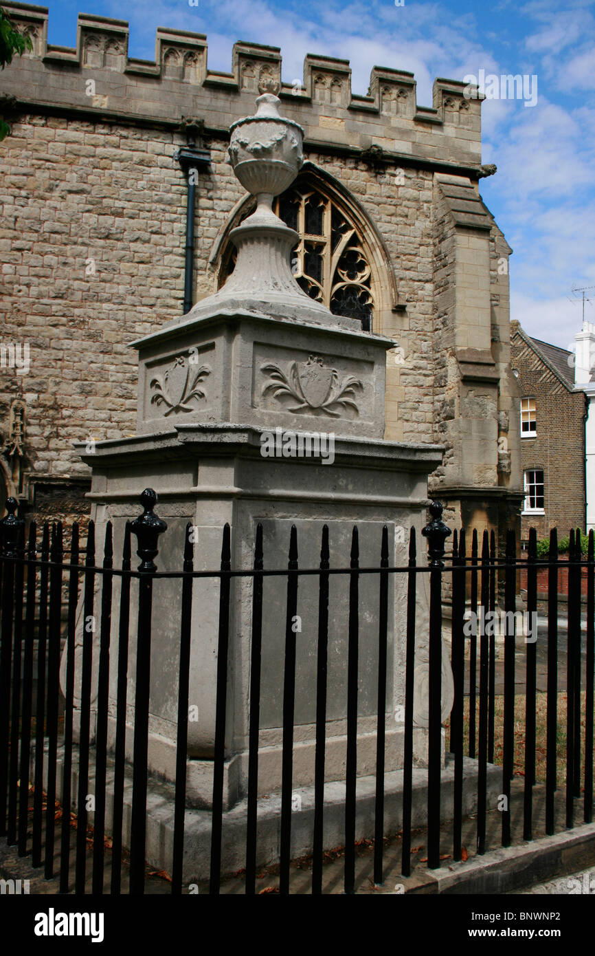 Das Grab von William Hogarth auf dem Kirchhof von St. Nikolaus, Chiswick Stockfoto