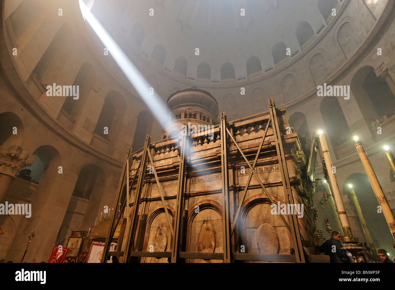 Israel, die Altstadt von Jerusalem, die Zeremonie des Heiligen Lichts in der Kirche des Heiligen Grabes am Karsamstag, Ostern Stockfoto