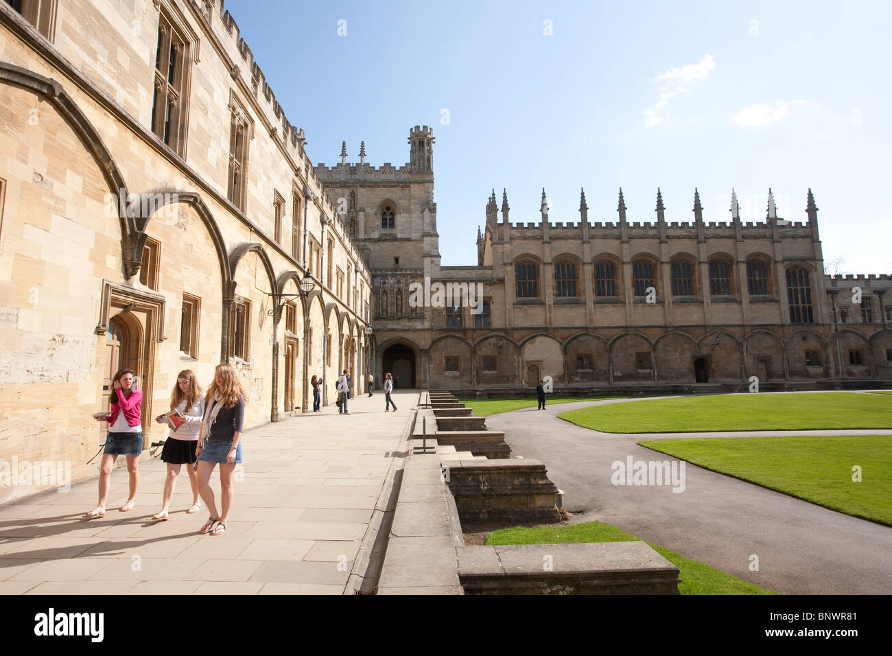 Bild zeigt das große Viereck, besser bekannt als Tom Quad, Christ Church, Oxford, England. Foto: Jeff Gilbert Stockfoto