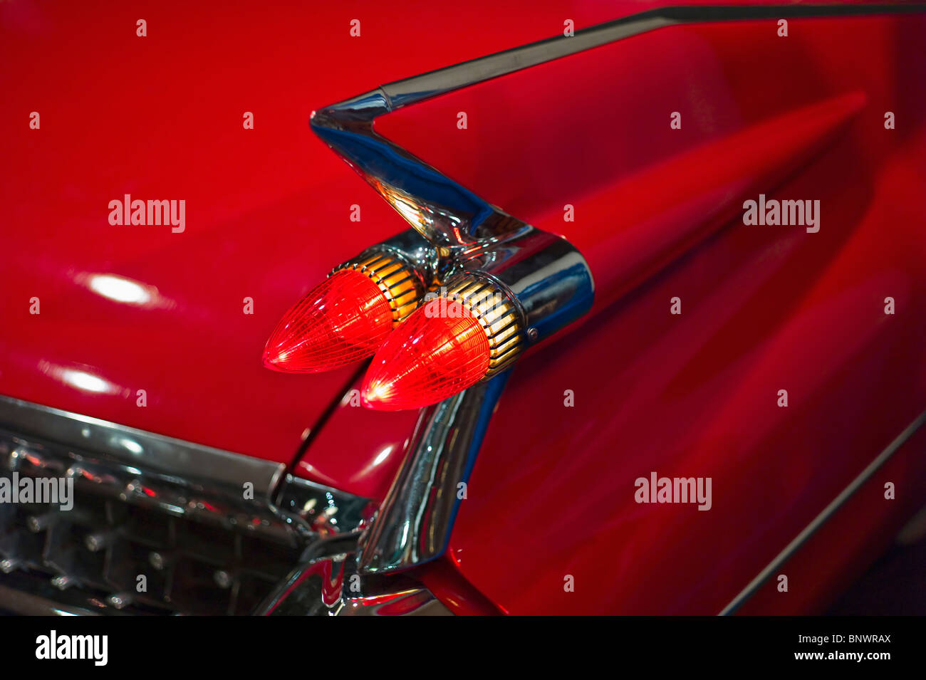 Schwanzflosse auf ein Automobil 1959 rot Stockfoto