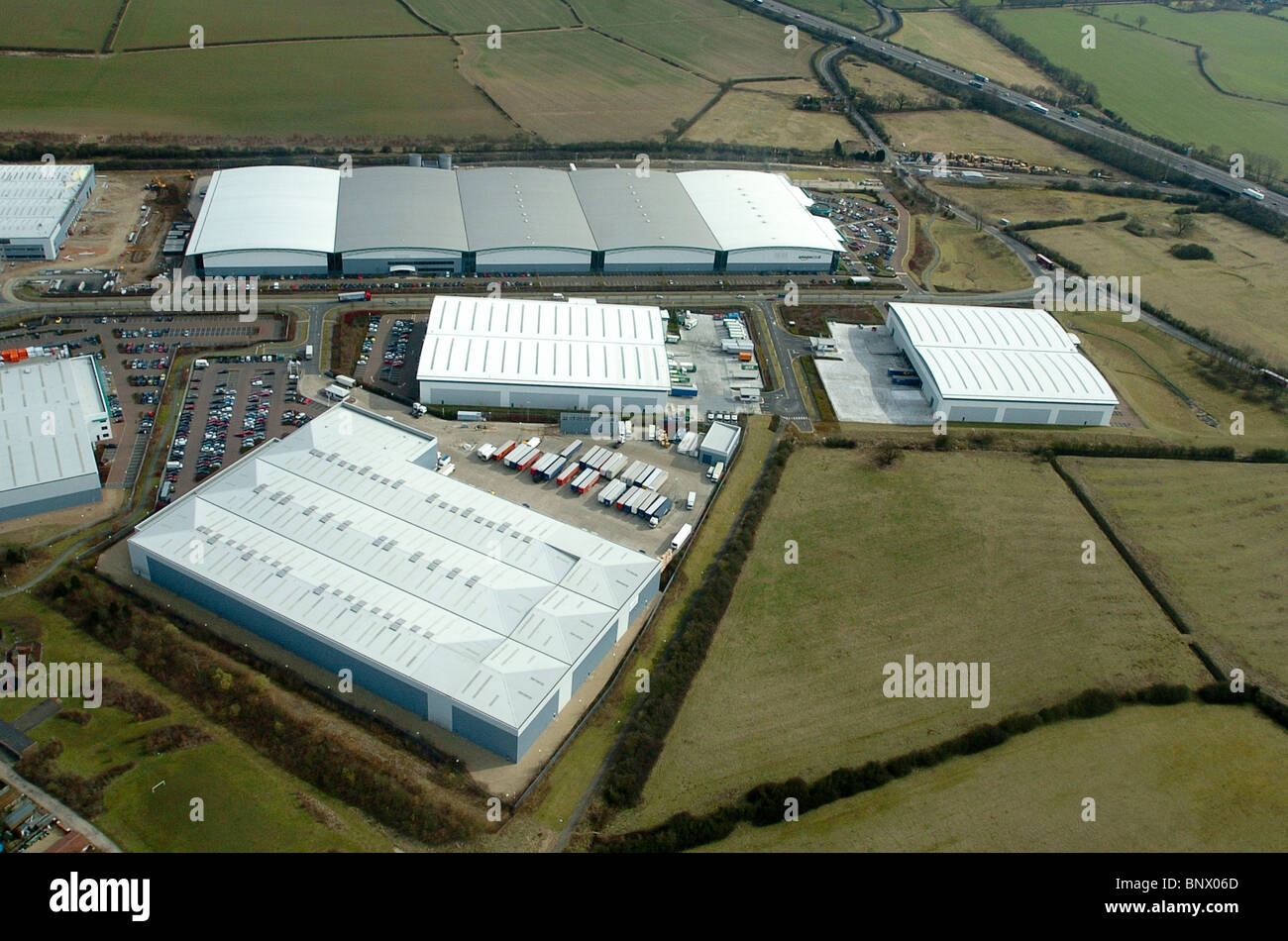 Luftaufnahme des Amazon Logistikzentrum in Brogborough, Bedfordshire, UK Stockfoto