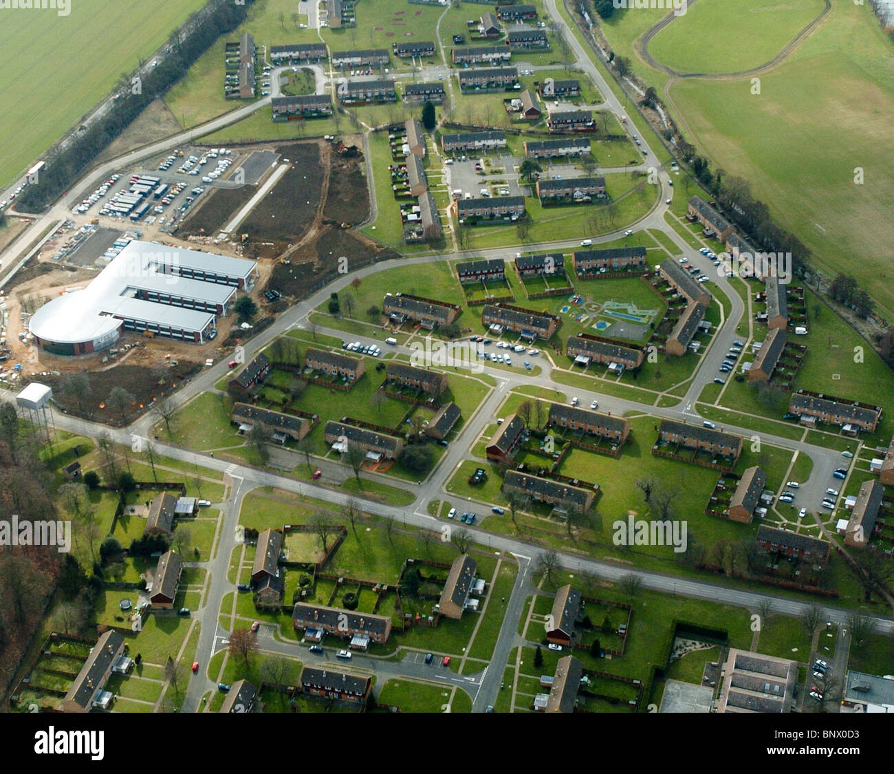 Teil der ehemaligen USAF Chicksands Basis mit den neuen MId Bedfordshire (jetzt zentrale Betten)-Büros, die kurz vor der Fertigstellung UK Stockfoto