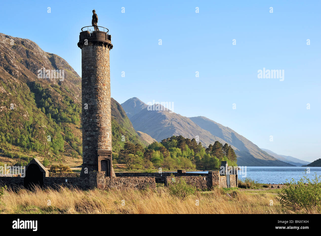 Das Glenfinnan Monument an den Ufern des Loch Shiel, errichtet im Jahre 1815, Lochaber, Highlands, Schottland, Vereinigtes Königreich Stockfoto