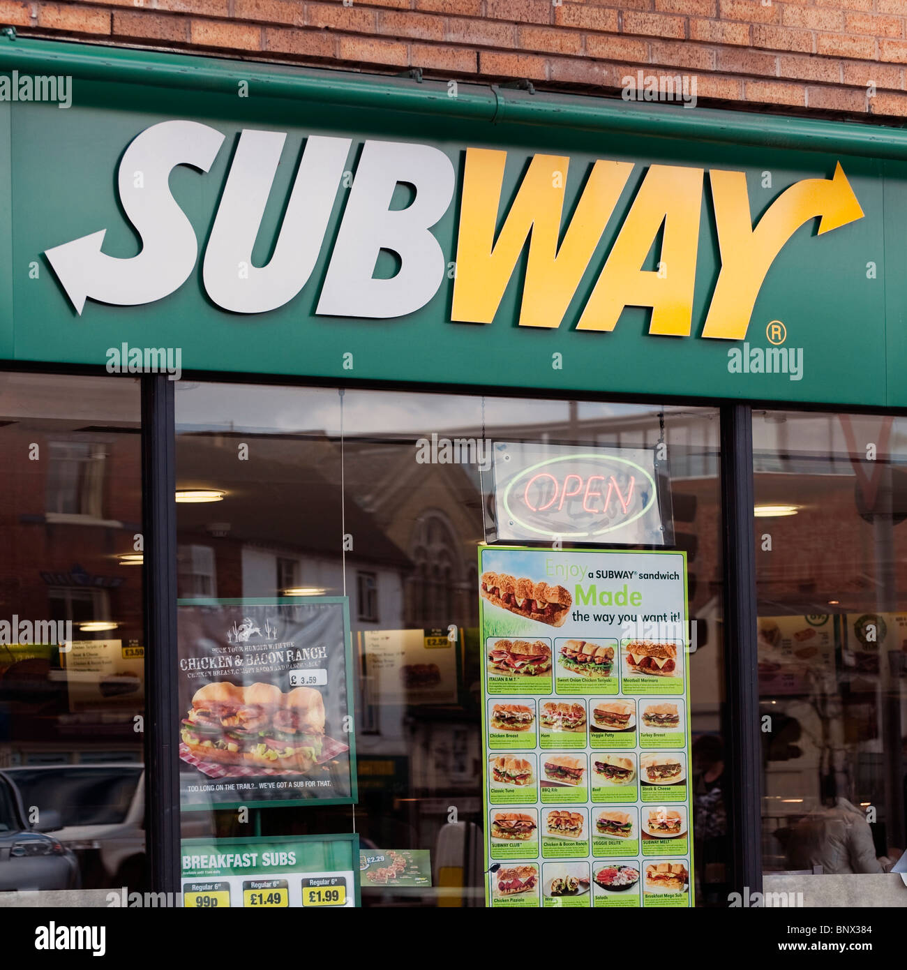 Subway Restaurant in Hereford City, Großbritannien. Subway Sandwich-Shop. Stockfoto