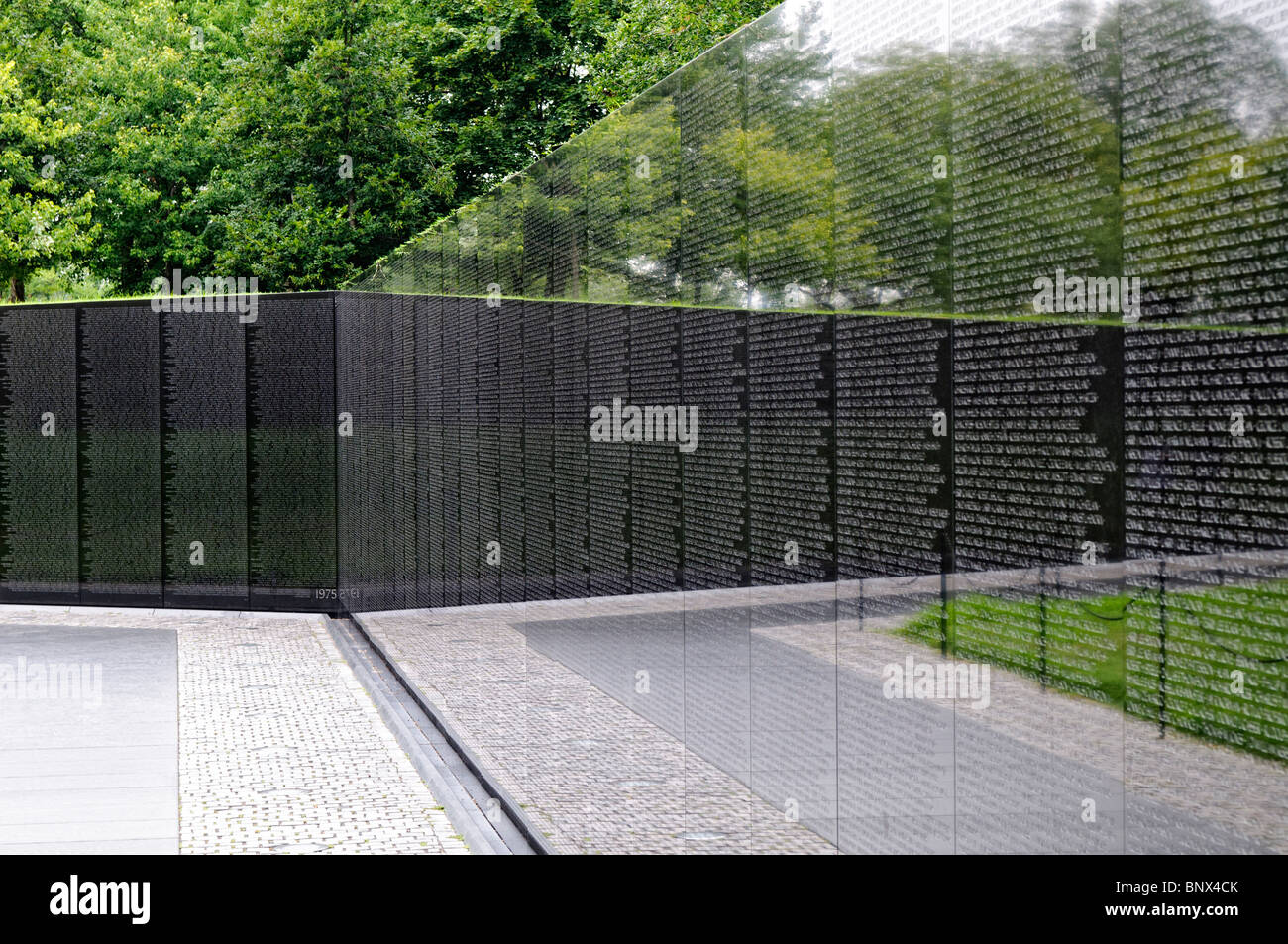 WASHINGTON DC, USA - Namen von denen in Aktion in Vietnam auf der Wand des Vietnam Memorial in Washington DC getötet. Stockfoto