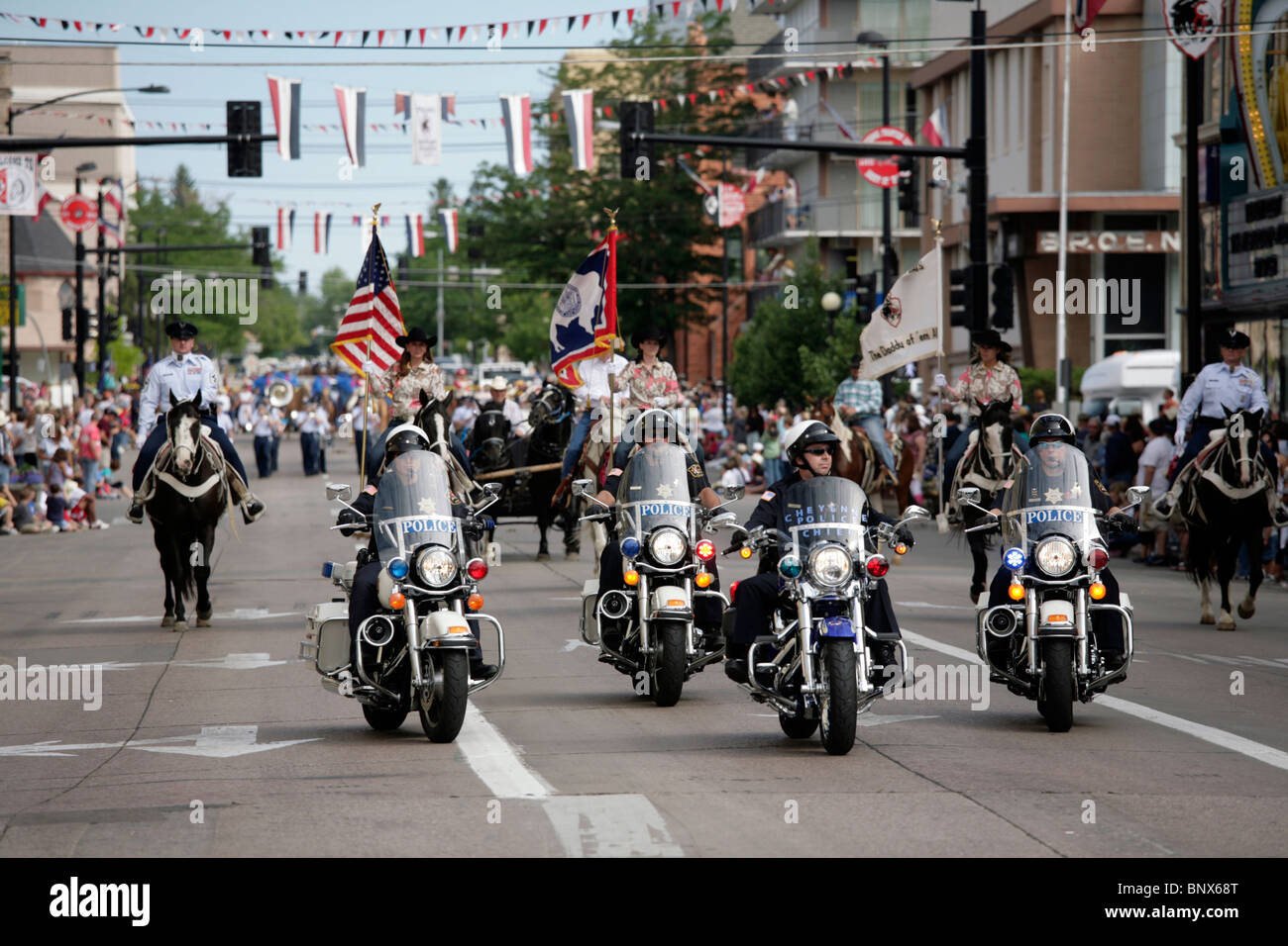 Parade in der Innenstadt von Cheyenne, Wyoming, während die jährliche Feier der Frontier Days. Stockfoto