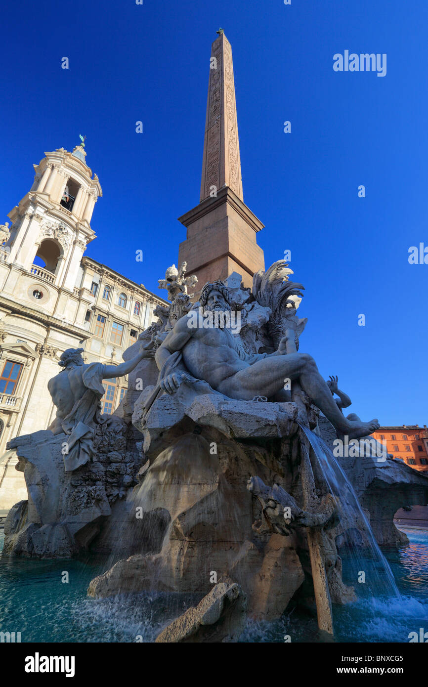 Der Brunnen der vier Flüsse auf der Piazza Navona in Rom Stockfoto