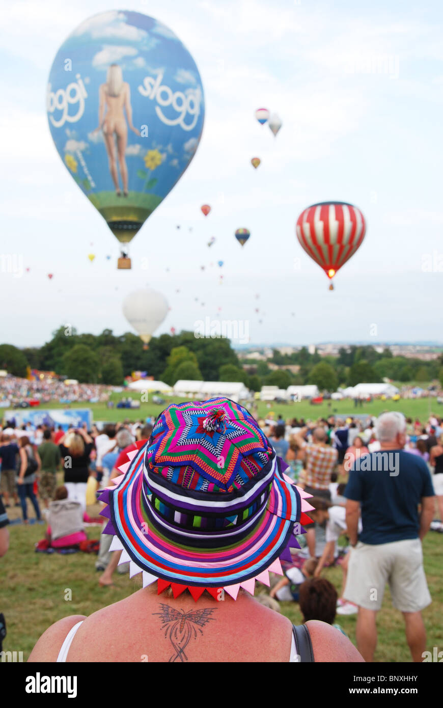 Bunte Heißluftballons am Sonntag 9. August bei Bristol Balloon Fiesta 2009, Großbritannien Stockfoto