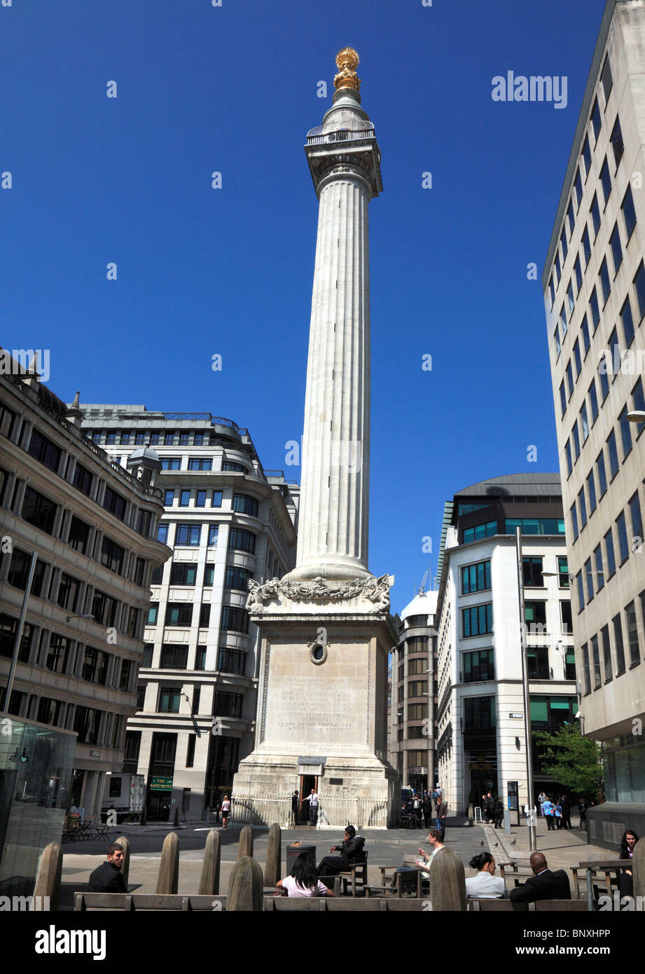 Das Denkmal in der City of London, gebaut im Jahre 1677 zum Gedenken an den großen Brand von London. Stockfoto