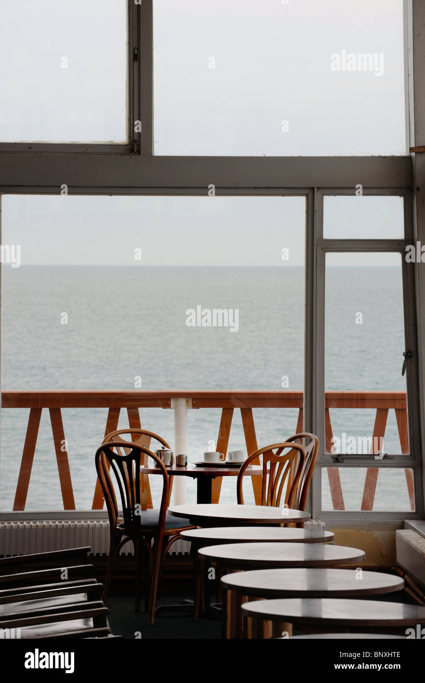 Die Wunsch-Turmrestaurant auf Eastbourne Strandpromenade, East Sussex, UK. Stockfoto