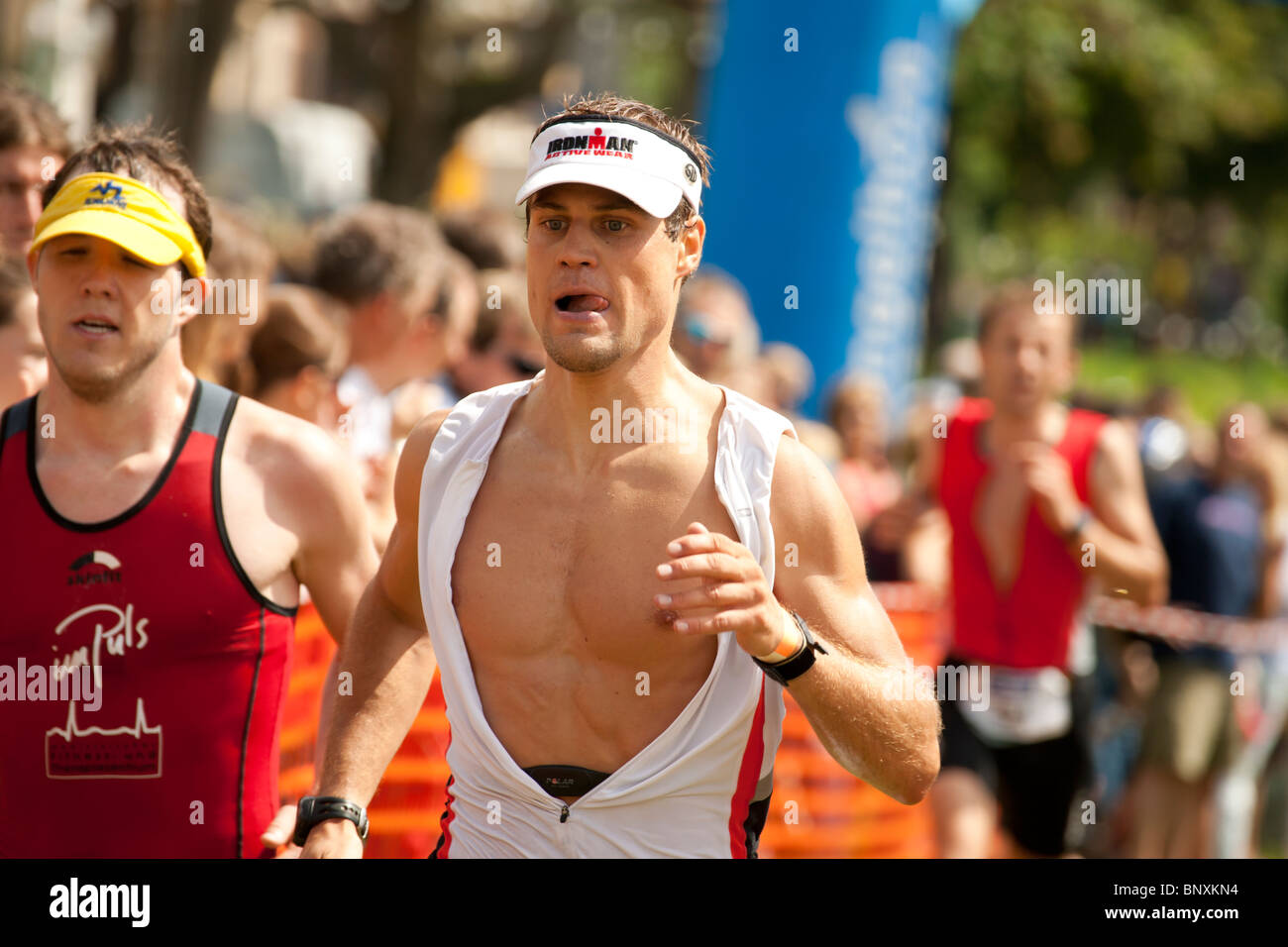 HEIDELBERG - 1. AUGUST. Läufer sprinten beim Heidelberger Triathlon-Wettbewerb. 1. August 2010 in Heidelberg, Deutschland. Stockfoto