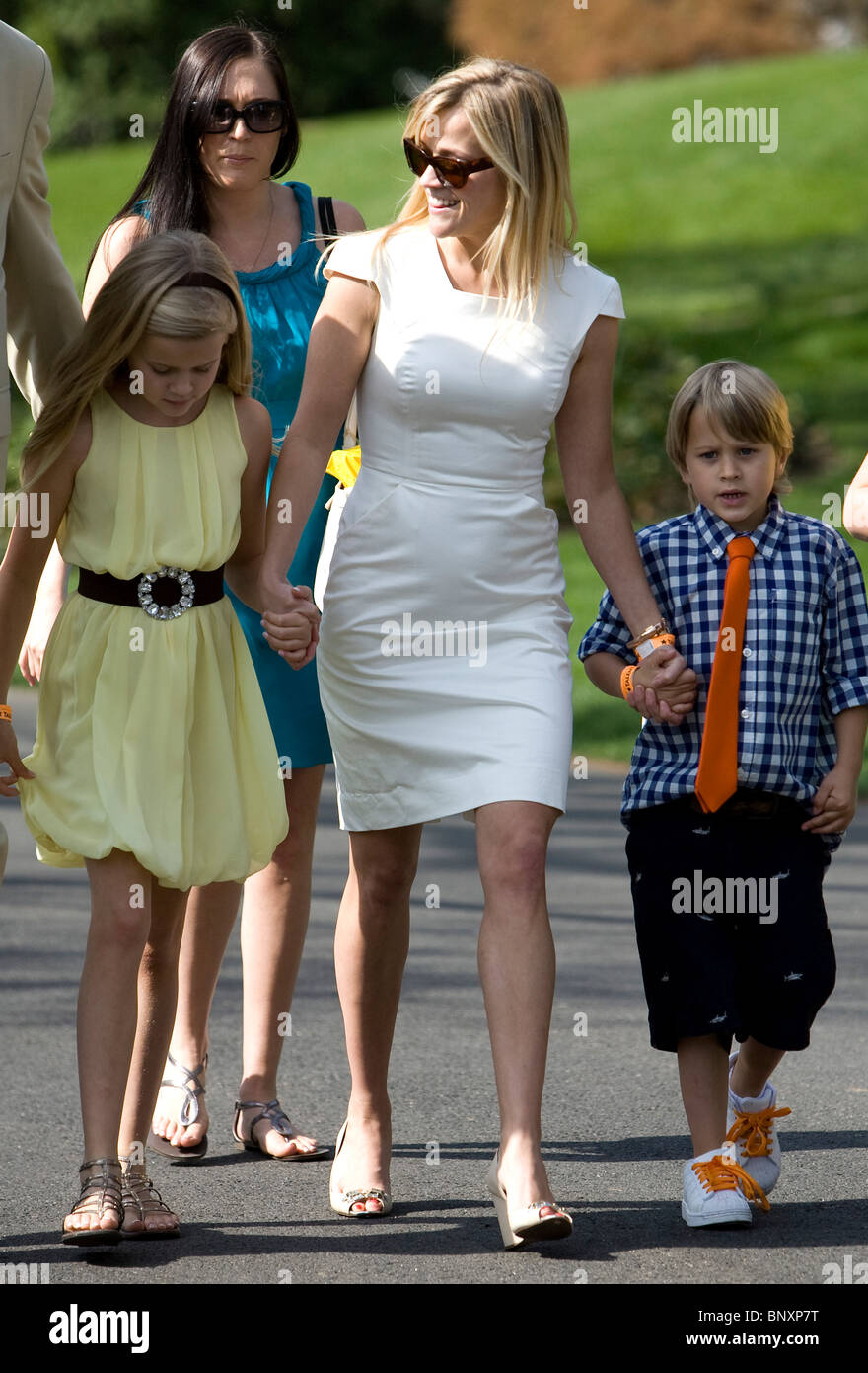 Schauspielerin Reese Witherspoon mit Tochter Eva und Sohn Deacon. Stockfoto
