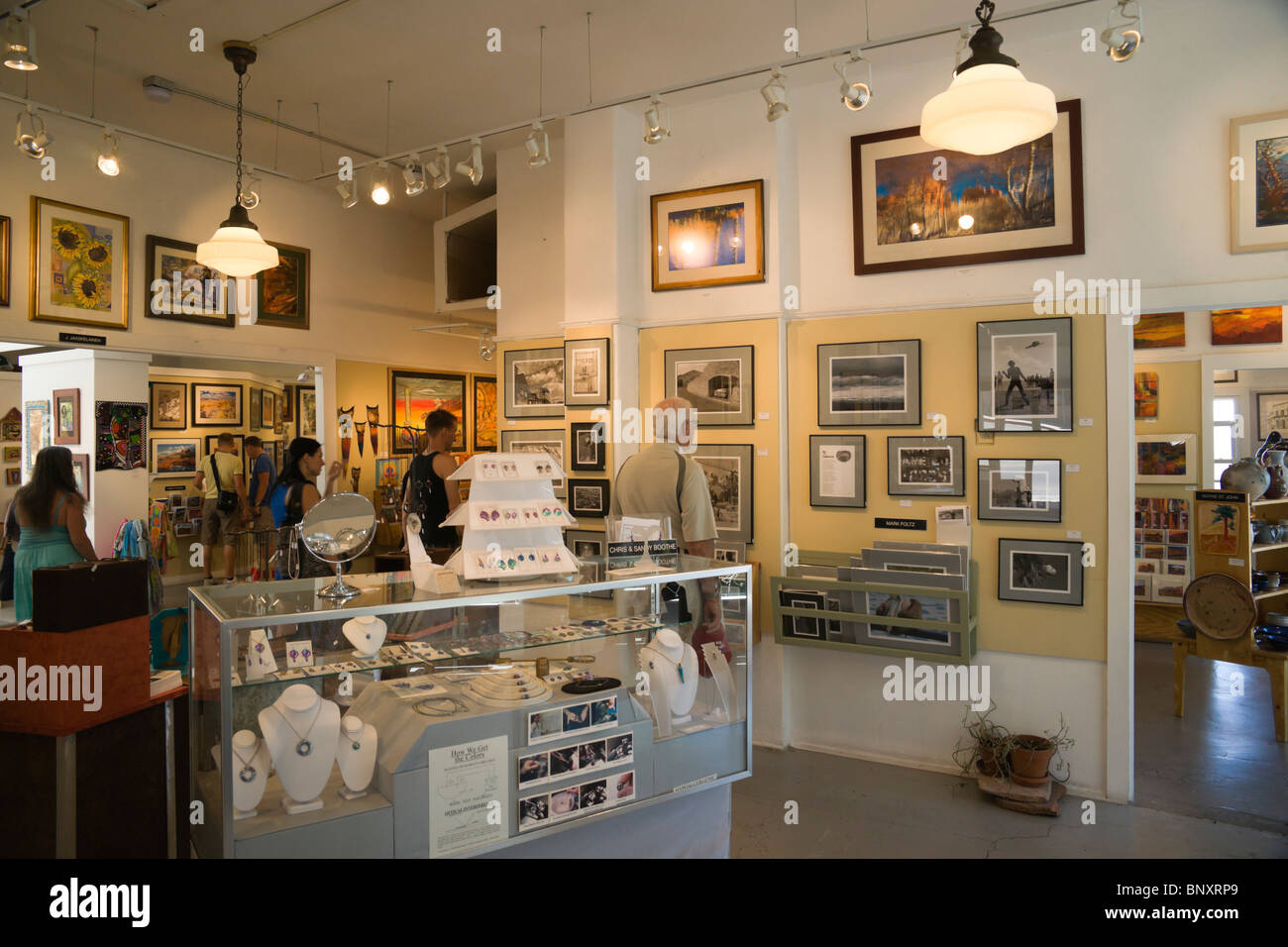 Jerome, Arizona - Kupferbergbau Altstadt in der Nähe von Sedona. Co-Operative Kunstgalerie. Stockfoto