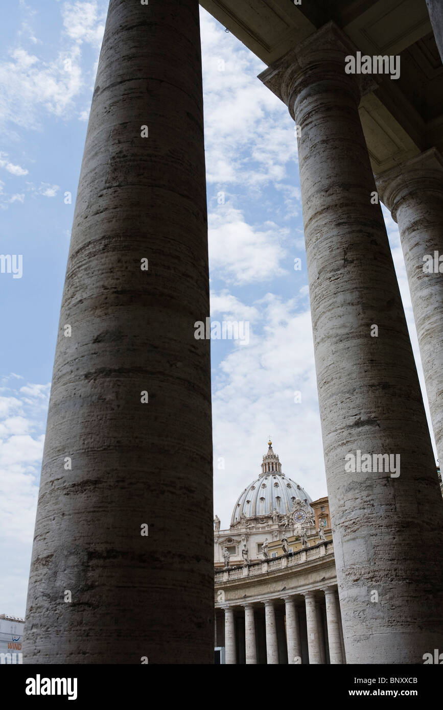 Kolonnade der Petersplatz, Rom, Italien Stockfoto