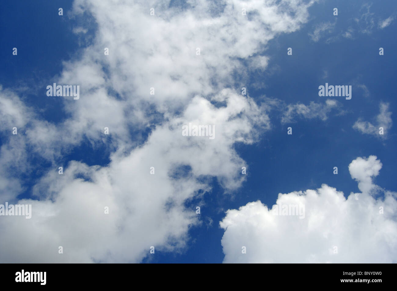 feine Wolken Stockfoto