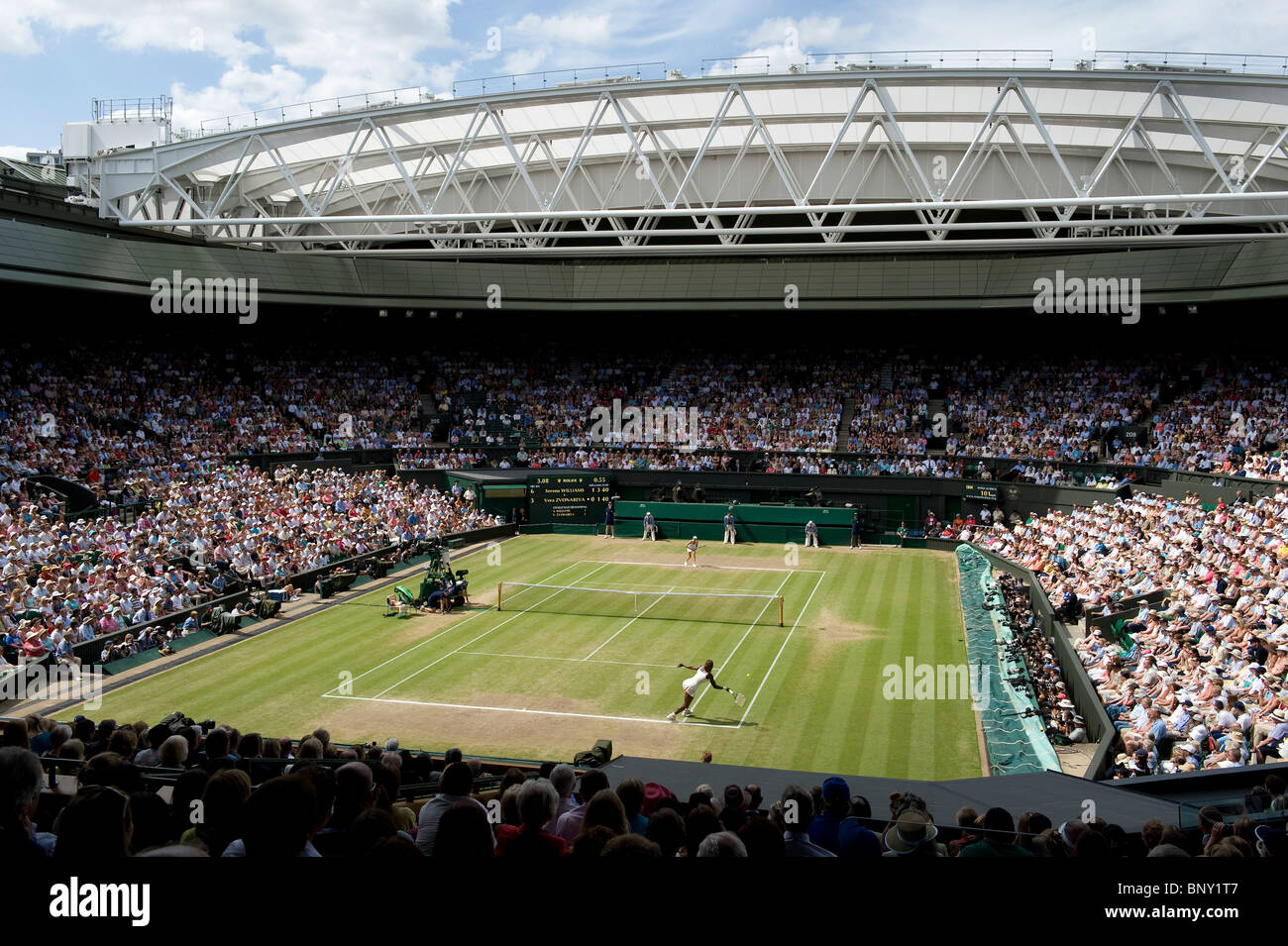 Blick auf Center Court im Damen-Einzel-Finale bei den Wimbledon Tennis Championships 2010 Stockfoto