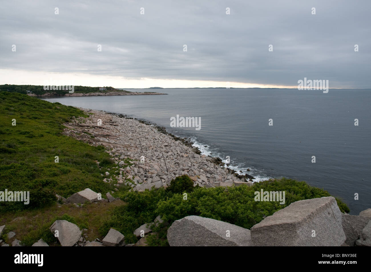 Seashore rockt am Heilbutt Punkt, Rockport, Massachusetts Stockfoto