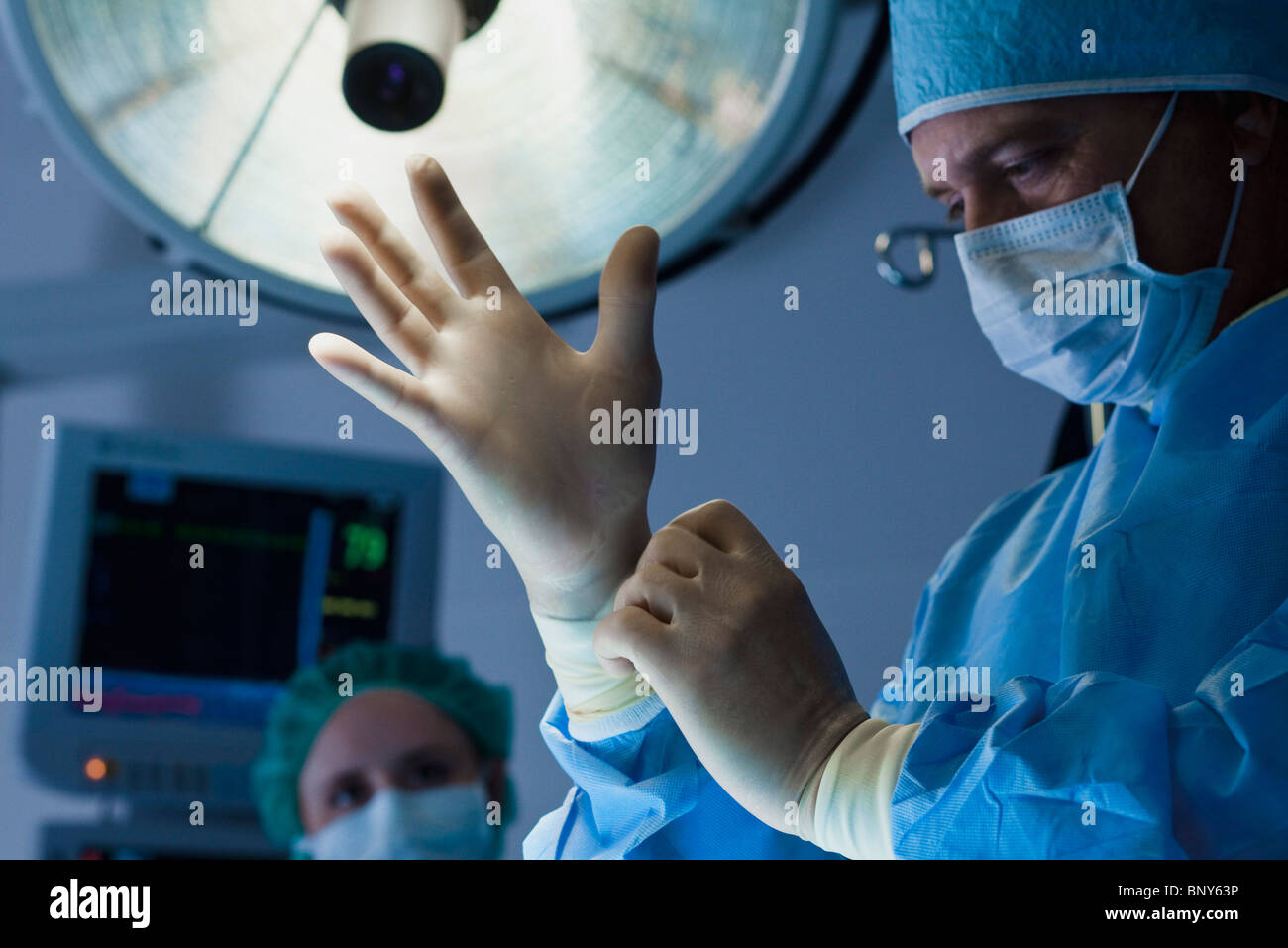 Chirurg für den Betrieb vorbereiten Stockfoto