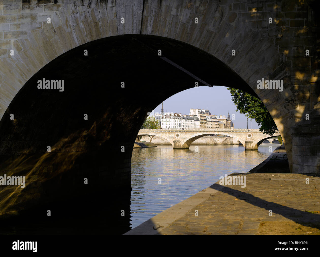 Frankreich, Paris: Blick auf Pont Louis-Philippe von Pont Marie Stockfoto