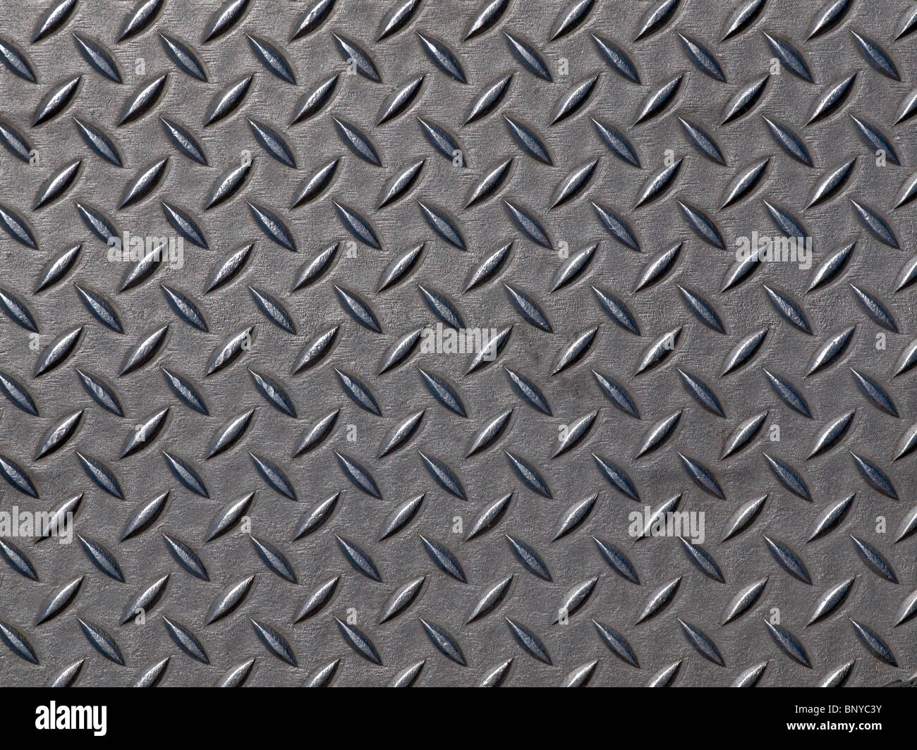 Platte aus Stahl Straße getragen. Grunge Hintergrundtextur. Stockfoto