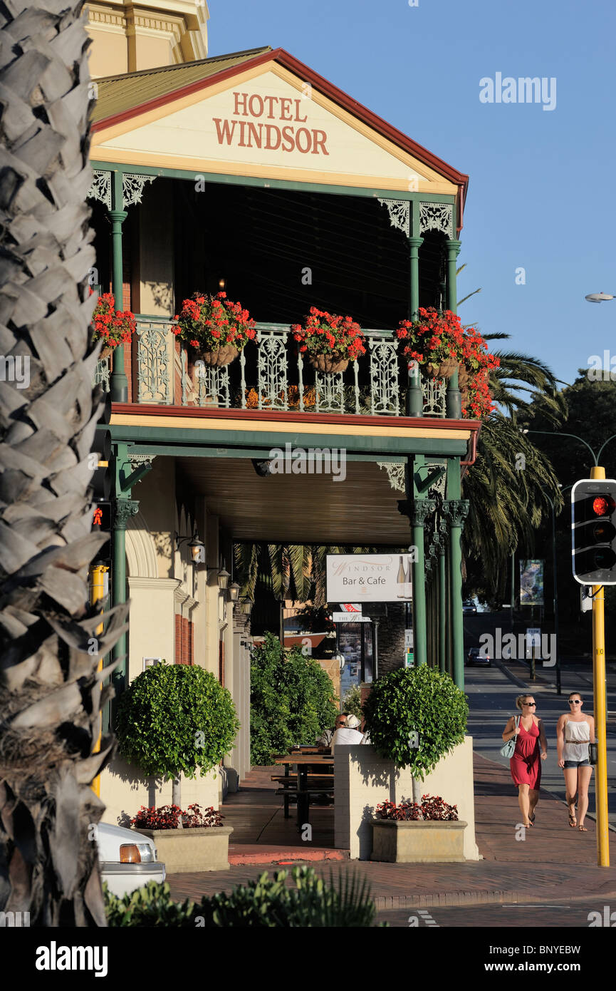 Das Windsor Hotel ist ein denkmalgeschütztes Gebäude in South Perth, Western Australia. Pub-Restaurant Stockfoto