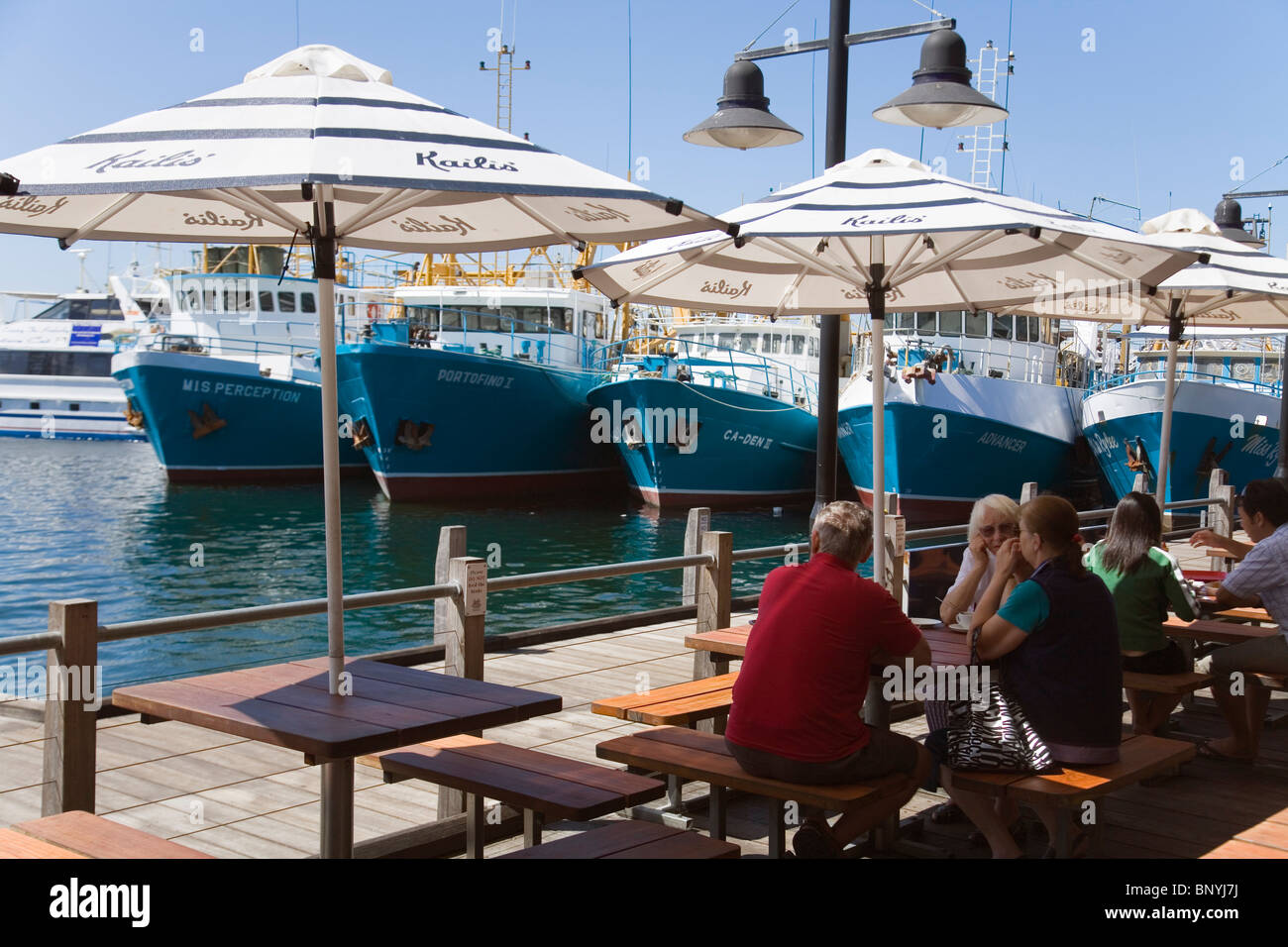Fishing Boat Harbour - ein beliebter Ort für Fish &amp; Chips an der Hafen Stadt Fremantle, Western Australia, AUSTRALIA. Stockfoto