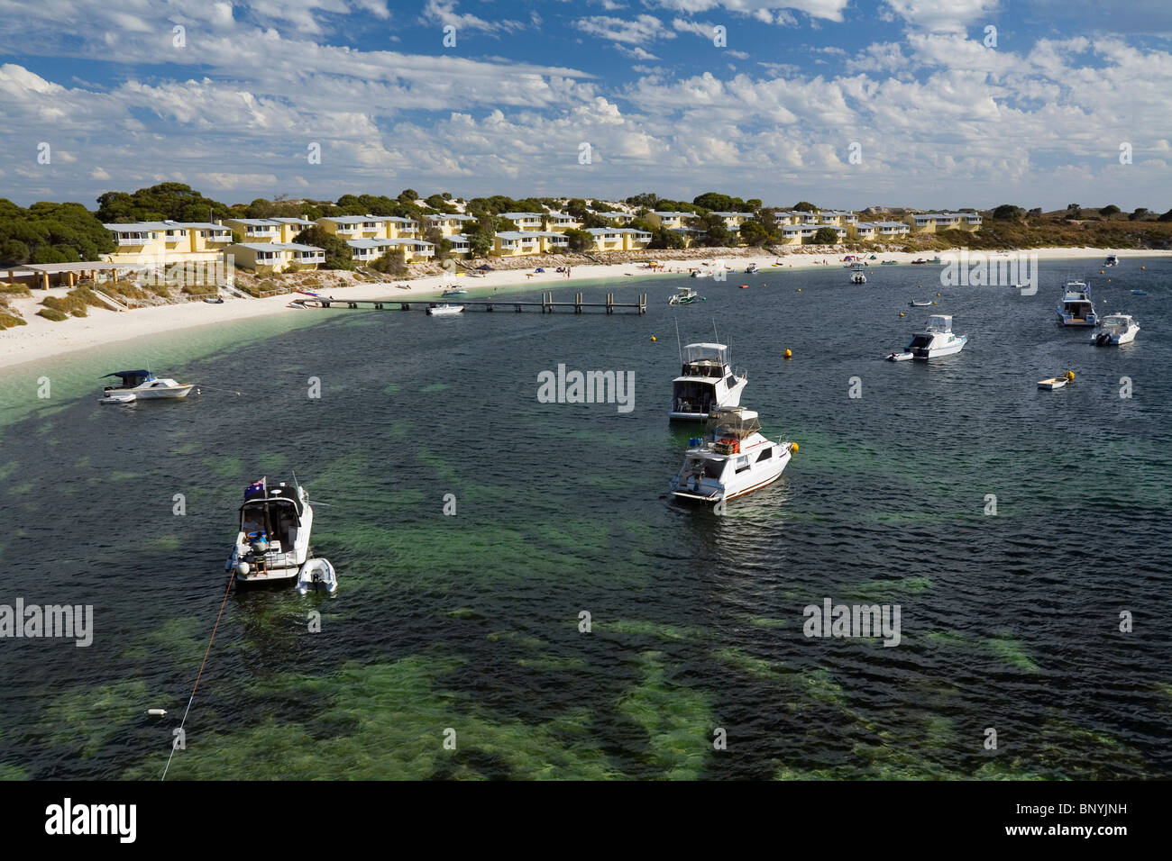 Blick über Geordie Bay - ein beliebter Ferienort auf Rottnest Island, Western Australia, Australien. Stockfoto