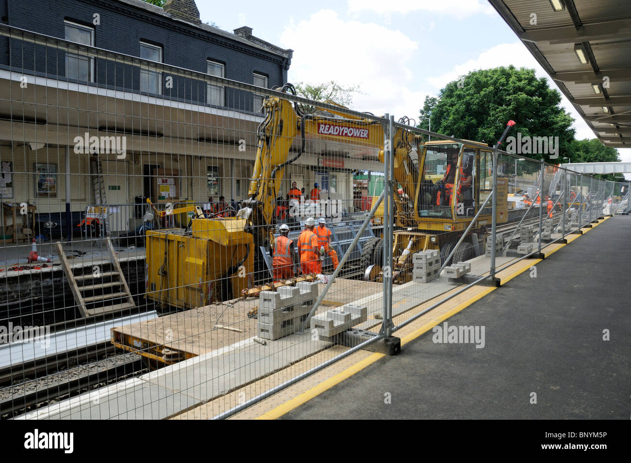 Bauarbeiten an der Highbury & Islington Station North sind im Gange London Overground Line England Großbritannien Stockfoto