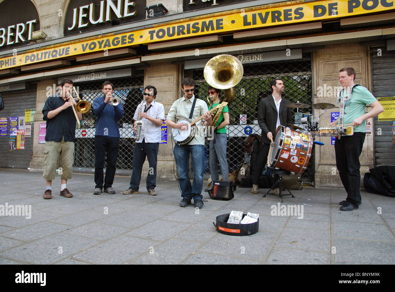 Straßenmusikanten in Quartier Latin Paris Frankreich Stockfoto