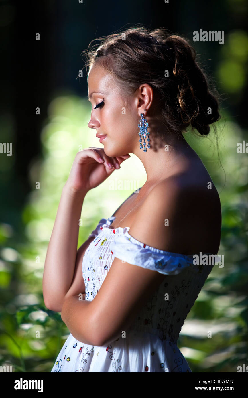 Junge Frau Sommer Outdoor Portrait. Stockfoto