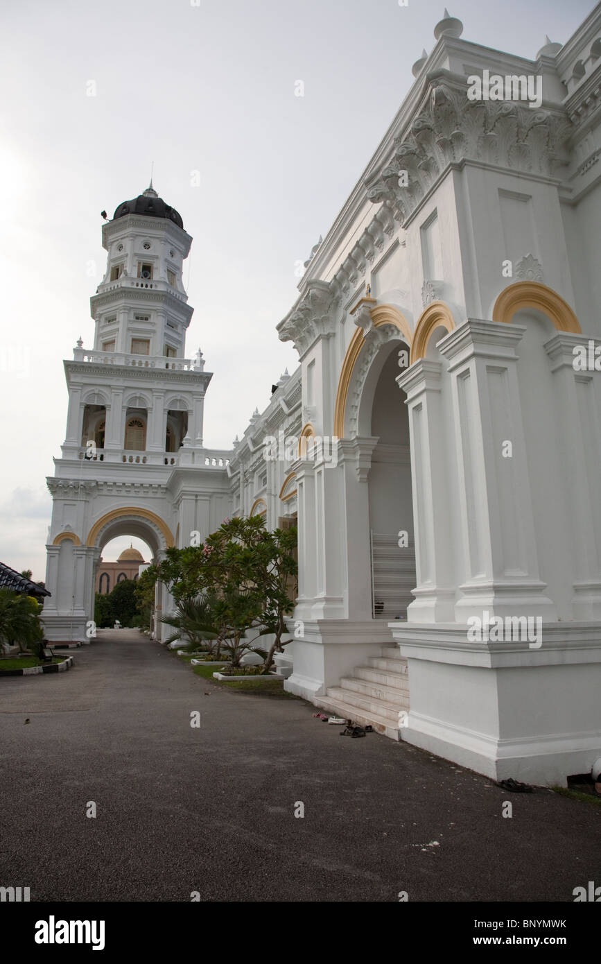 Seitenansicht der Johor Staat Moschee Masjid Negeri Sultan Abu Bakar. Stockfoto