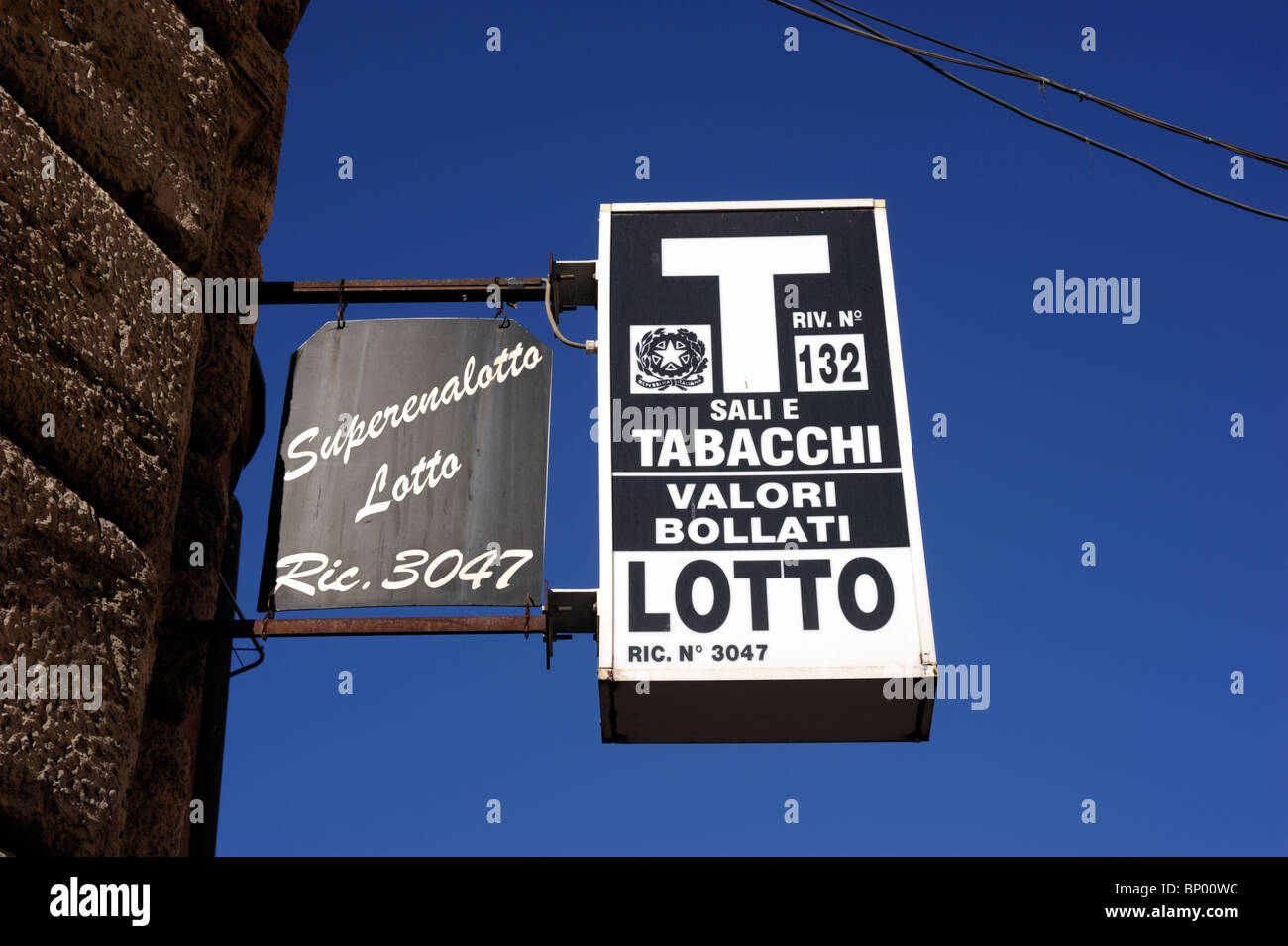 Italien, Rom, Tabacchi, Tabacchi, Tabak-Schilder aus nächster Nähe Stockfoto