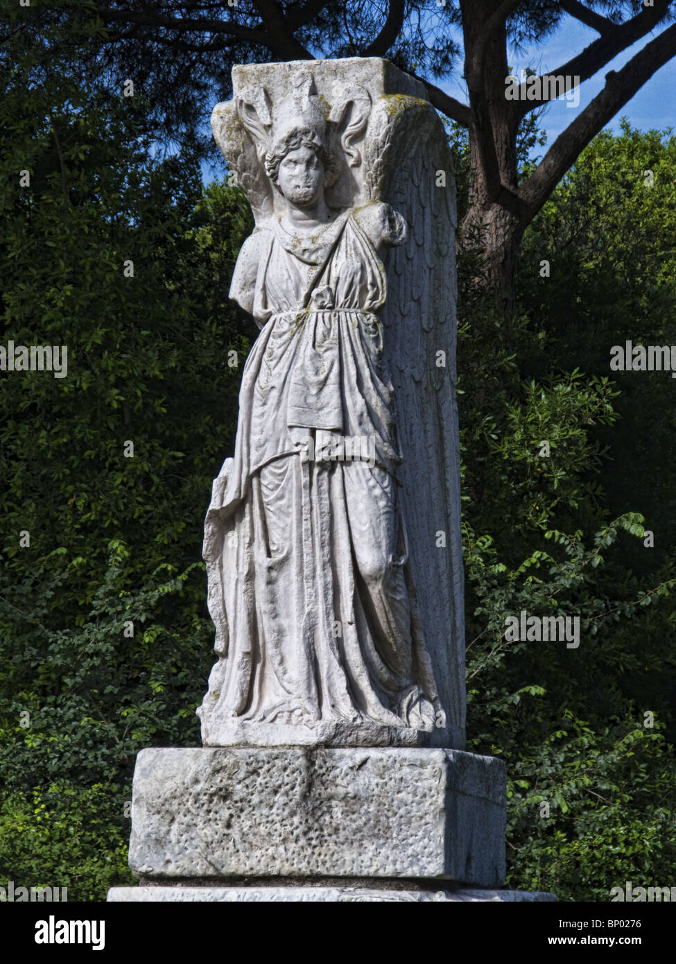 Göttinnenstatue in der Ausgrabungsstätte Ostia Antica (antiken Ostia) Stockfoto