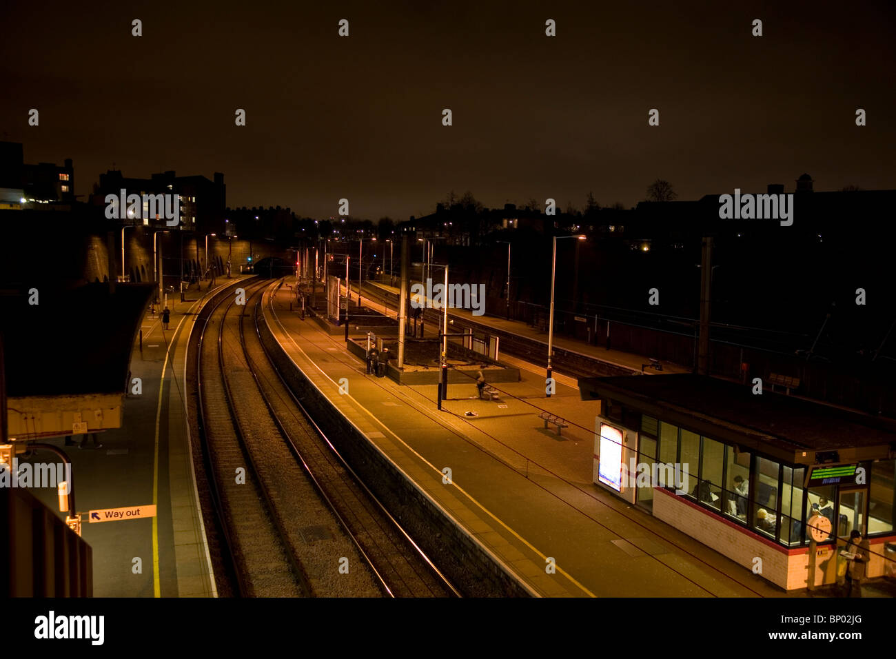 Kentish Town Station in der Nacht, London Stockfoto