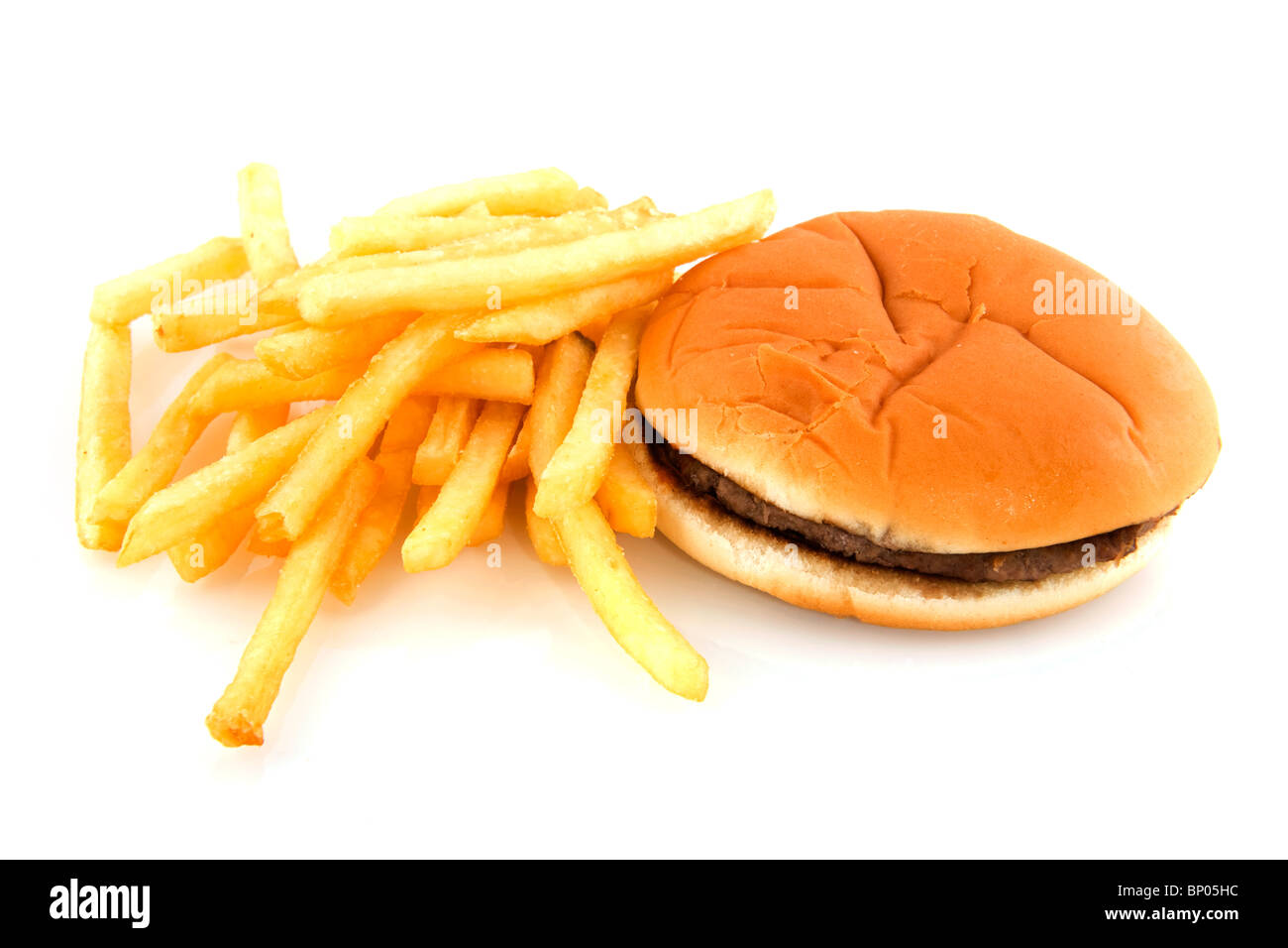 Junk-Food als Hamburger mit Brot und Pommes frites Stockfoto