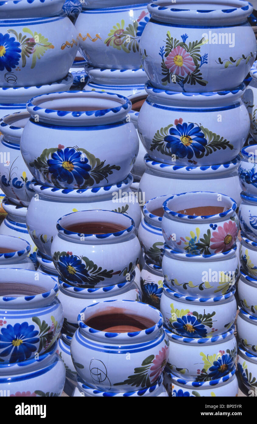 Spanische Keramik Blumentöpfe Stockfoto